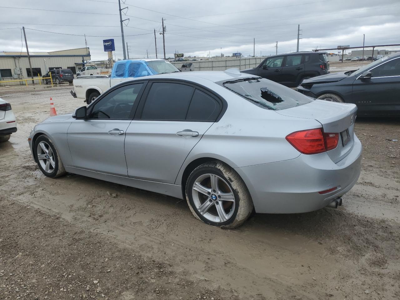 2013 BMW 3er VIN WBA3C1G51DNR48604 Copart auction photo, vandalism damage thumbnail 2