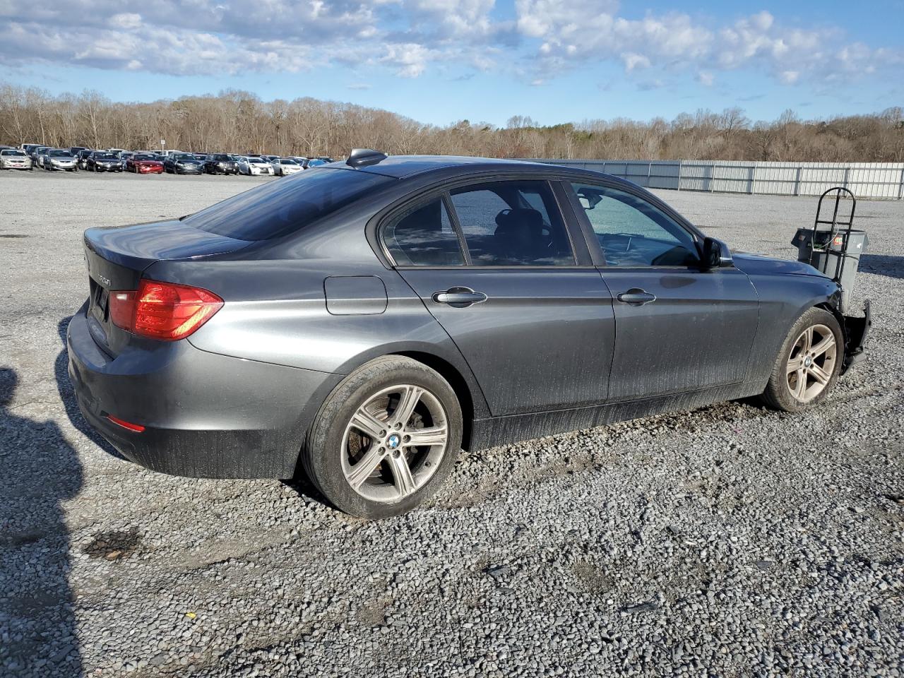 2015 BMW 3er VIN WBA3C3C59FK202407 Copart auction photo, front end damage thumbnail 3