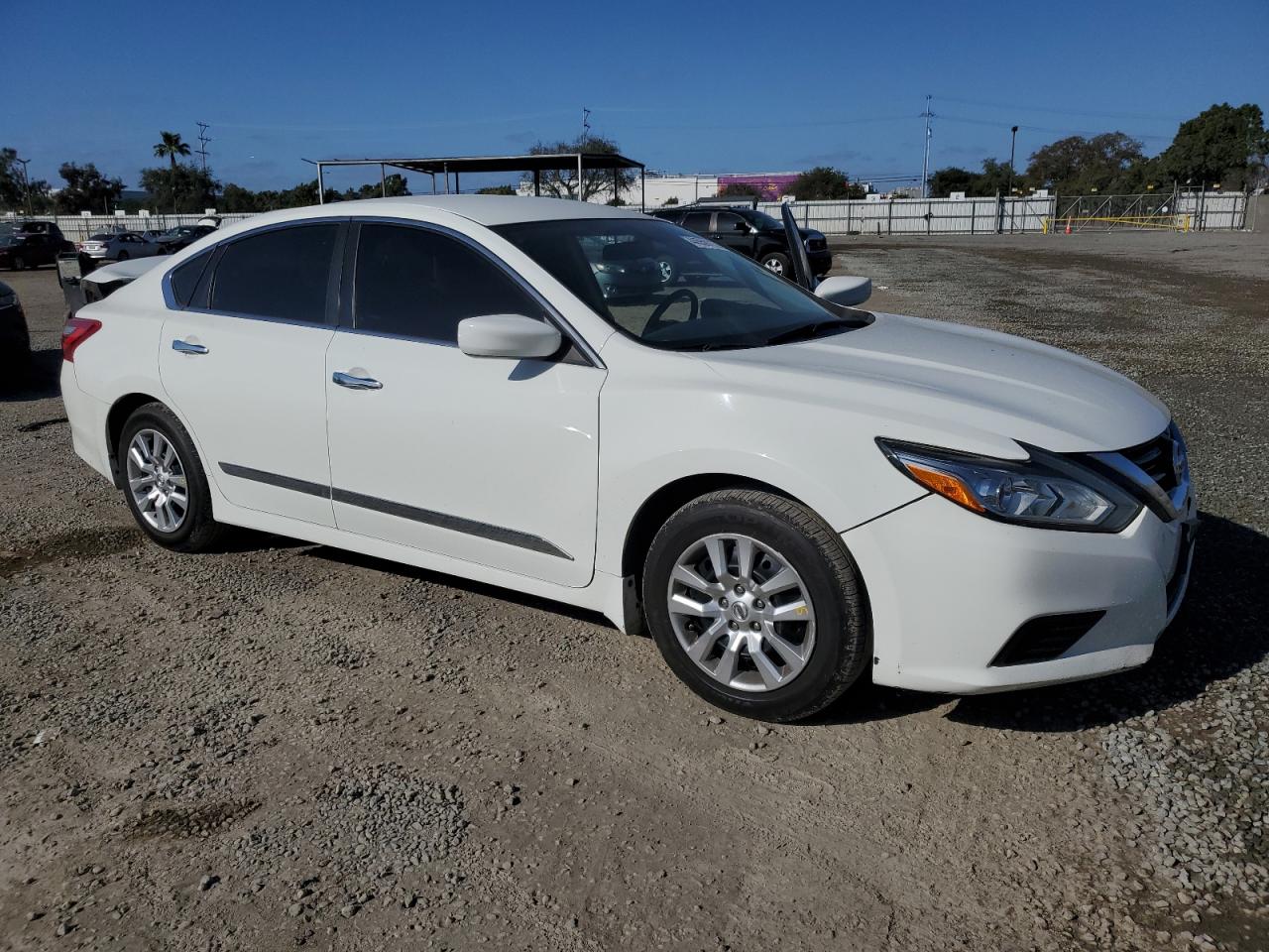 2016 Nissan Altima VIN 1N4AL3AP6GC148418 Copart auction photo, front end / rear end damage thumbnail 4