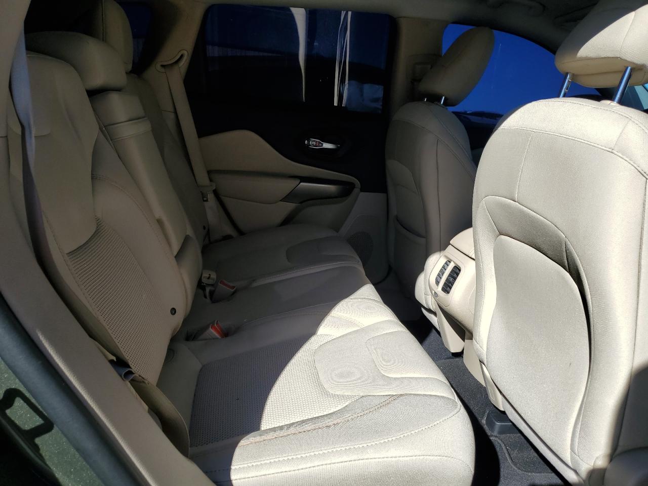 2019 Jeep Cherokee VIN 1C4PJLCB1KD416578 Copart auction photo, front end / side damage thumbnail 11