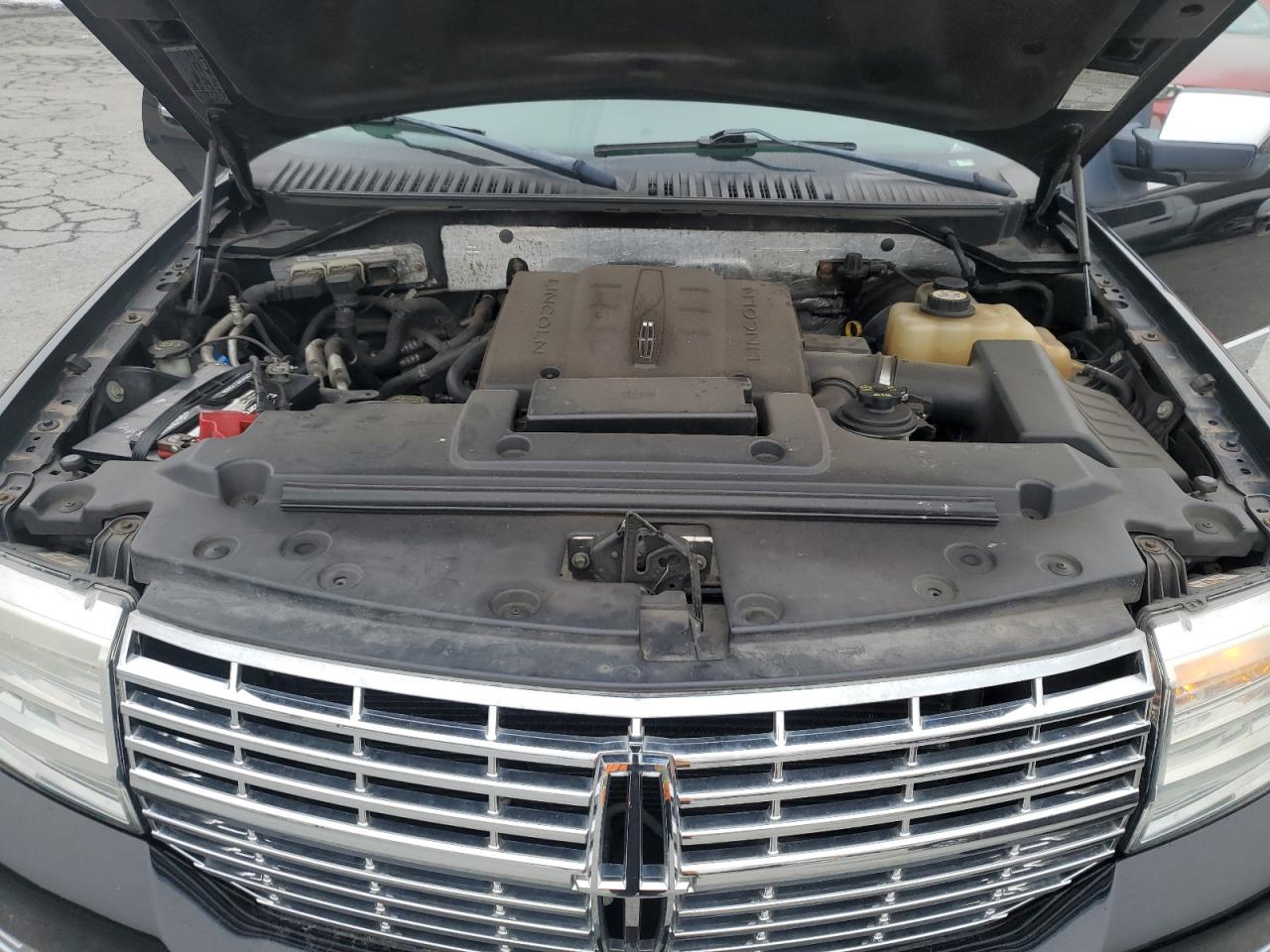 2007 Lincoln Navigator VIN 5LMFU28517LJ18456 Copart auction photo, minor dent/scratches damage thumbnail 12