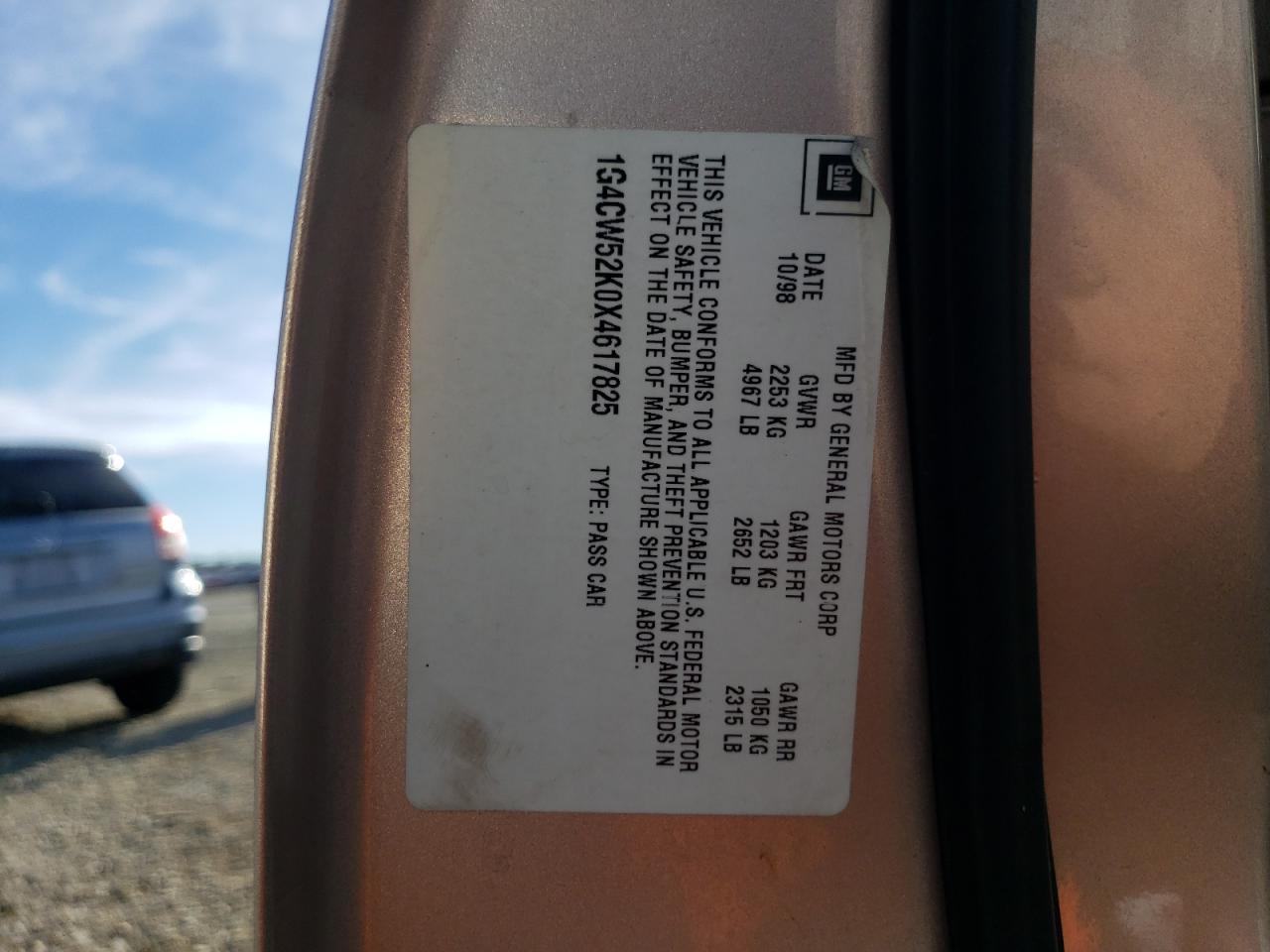 1999 Buick Park Avenue VIN 1G4CW52K0X4617825 Copart auction photo, front end / side damage thumbnail 13