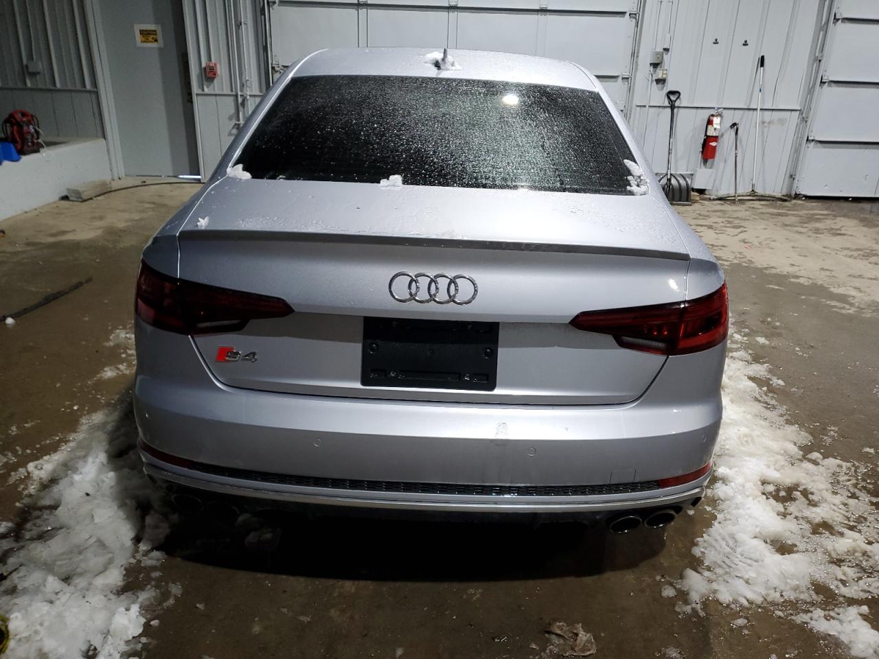 2018 Audi RS4 VIN WAUB4AF44JA018345 Copart auction photo, front end / minor dent/scratches damage thumbnail 6
