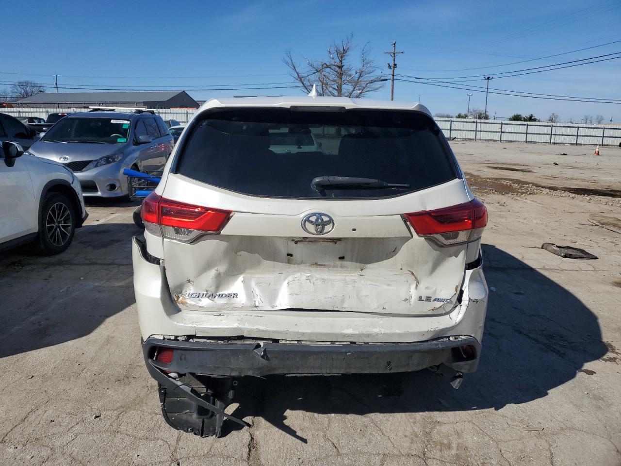 2017 Toyota Highlander VIN 5TDBZRFH0HS384354 Copart auction photo, rear end damage thumbnail 6