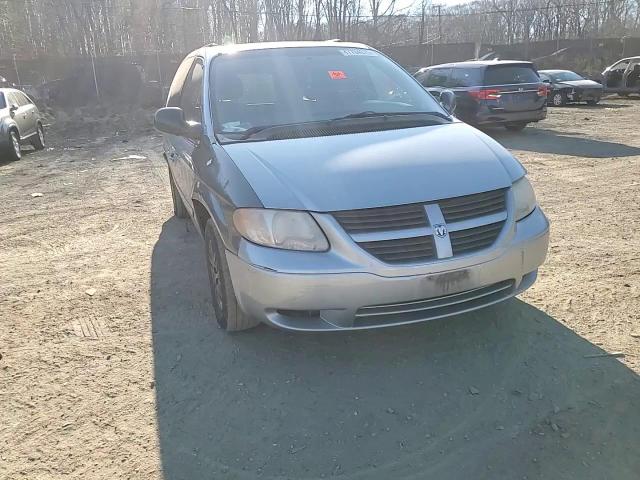 2005 Dodge Caravan VIN 2D4GP24R55R172071 Copart auction photo, minor dent/scratches damage thumbnail 11