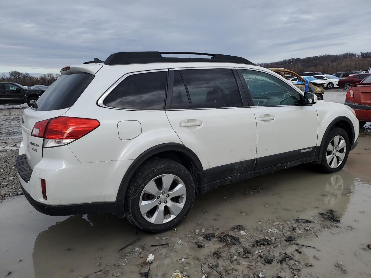 2011 Subaru Outback VIN 4S4BRBKC1B3365303 Copart auction photo, rollover / front end damage thumbnail 3