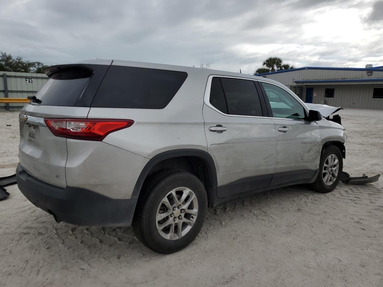 2019 Chevrolet Traverse VIN 1GNEVFKW6KJ139470 Copart auction photo, all over / minor dent/scratches damage thumbnail 3