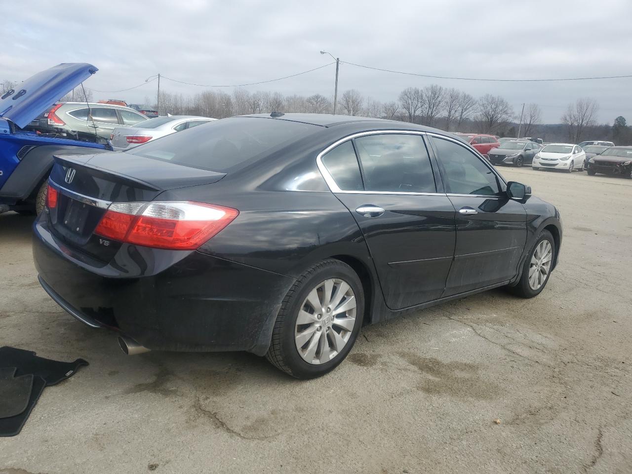 2013 Honda Accord VIN 1HGCR3F86DA012320 Copart auction photo, side damage thumbnail 3