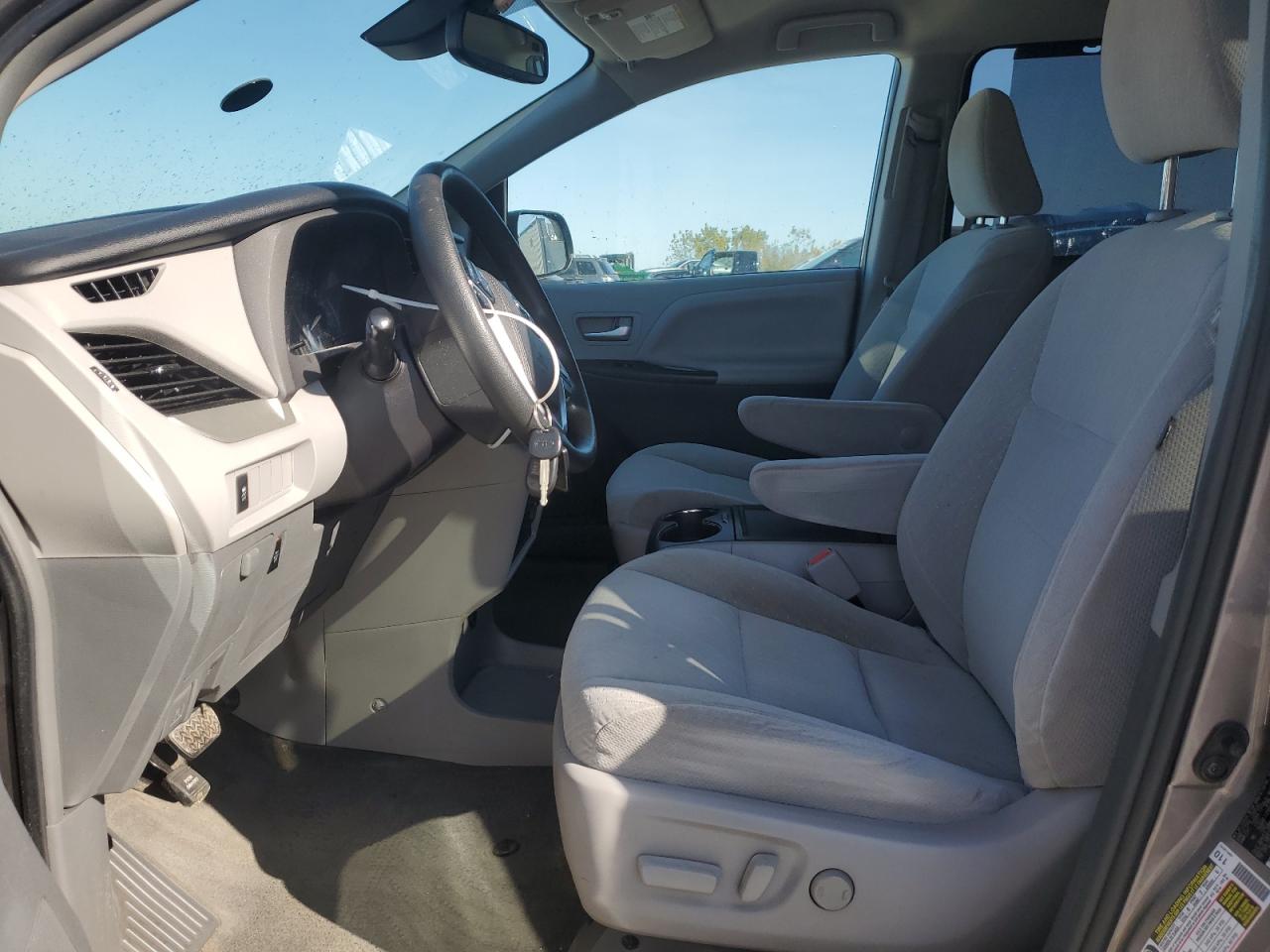 2018 Toyota Sienna VIN 5TDKZ3DC8JS938900 Copart auction photo, rear end damage thumbnail 7