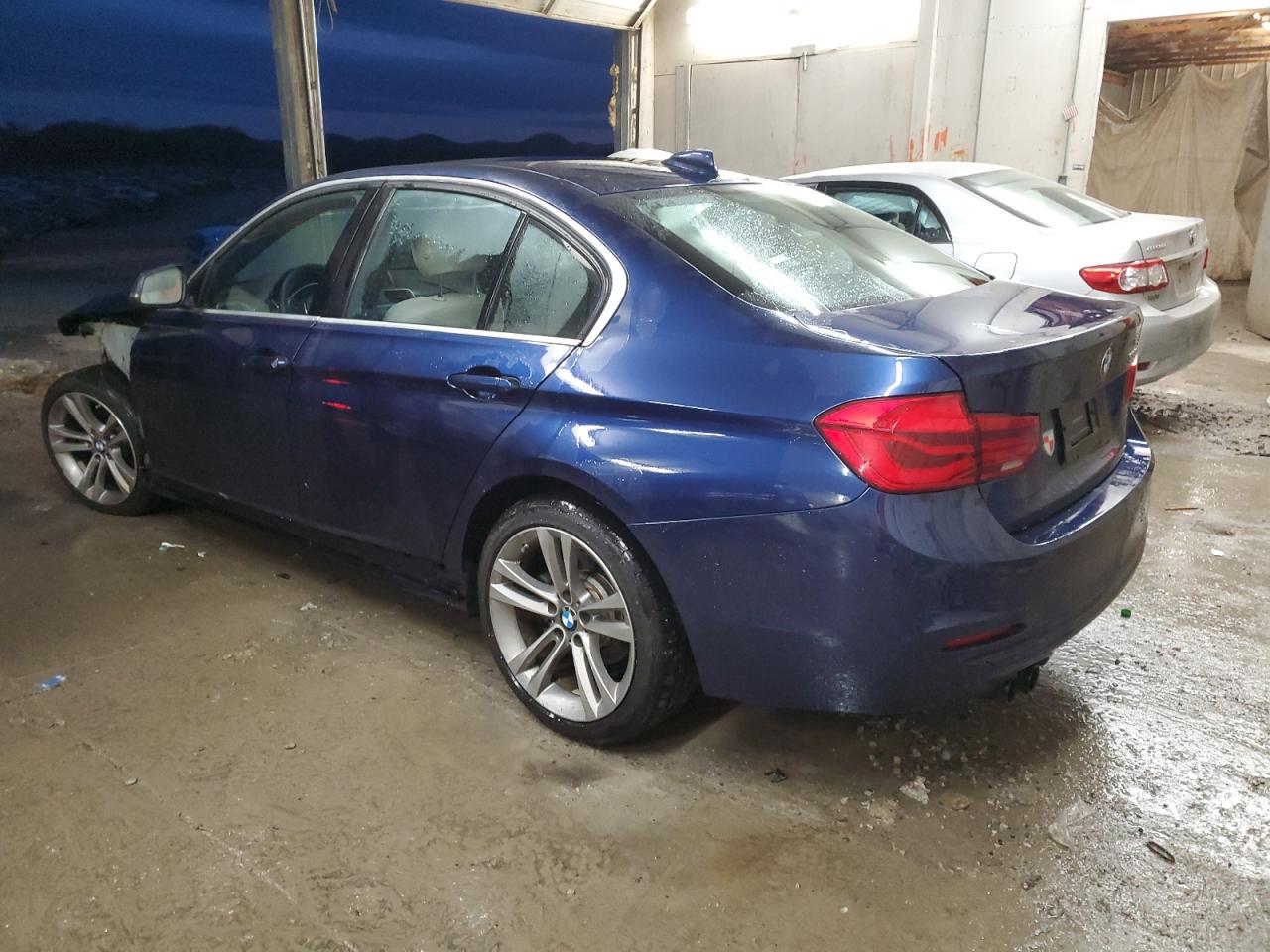 2017 BMW 3er VIN WBA8B9G53HNU49638 Copart auction photo, front end / undercarriage damage thumbnail 2