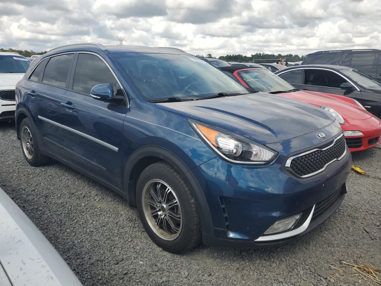 2019 KIA Niro VIN KNDCC3LC3K5353124 Copart auction photo, water/flood damage thumbnail 4