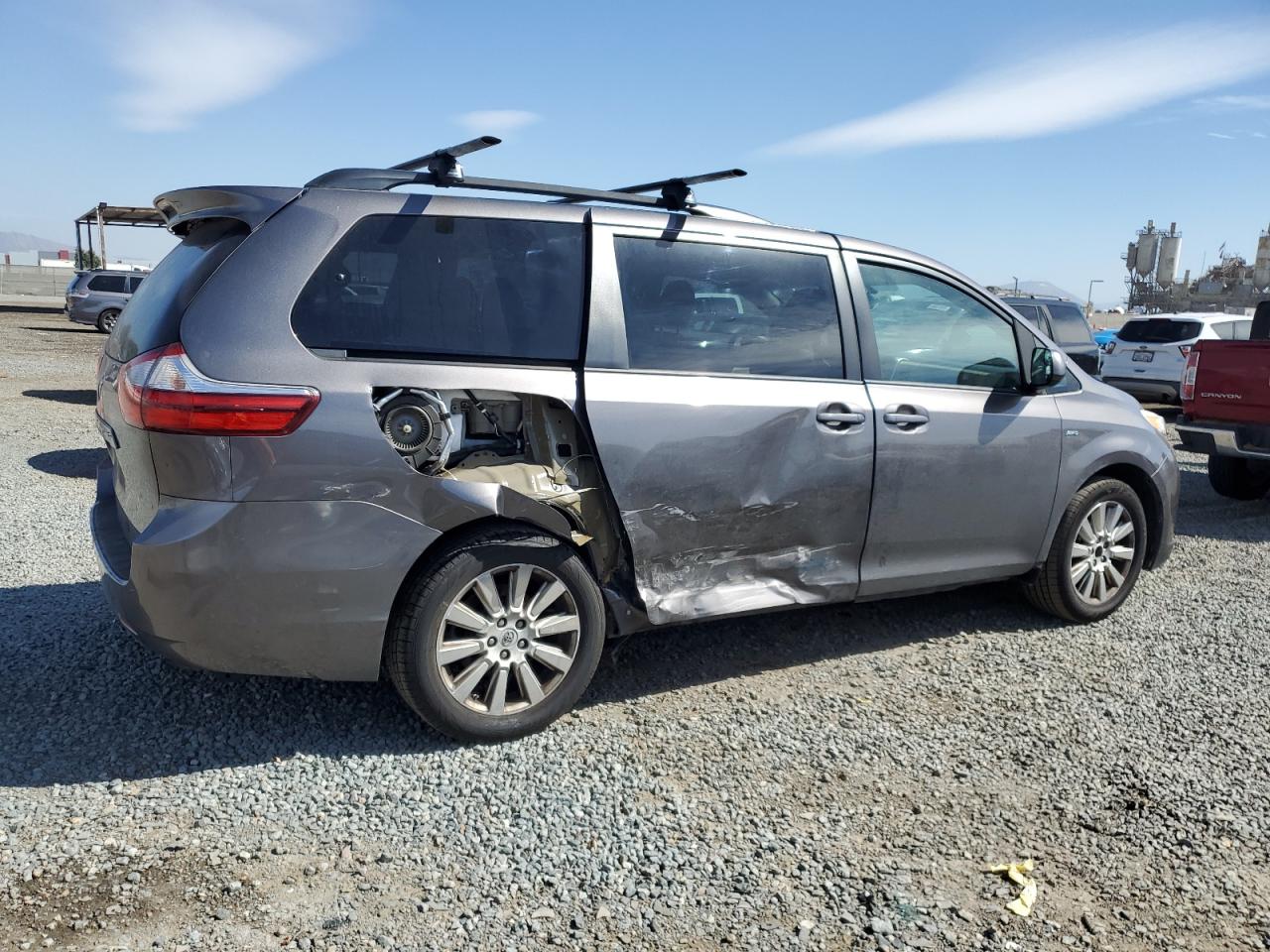 2017 Toyota Sienna VIN 5TDJZ3DC0HS162025 Copart auction photo, side damage thumbnail 3