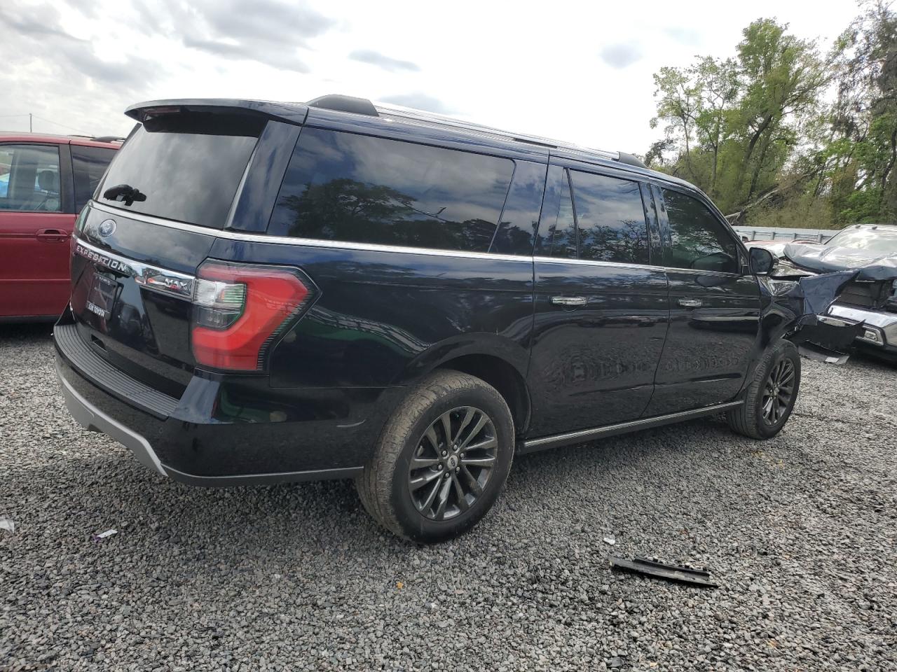 2021 Ford Expedition VIN 1FMJK2AT8MEA26854 Copart auction photo, front end damage thumbnail 3