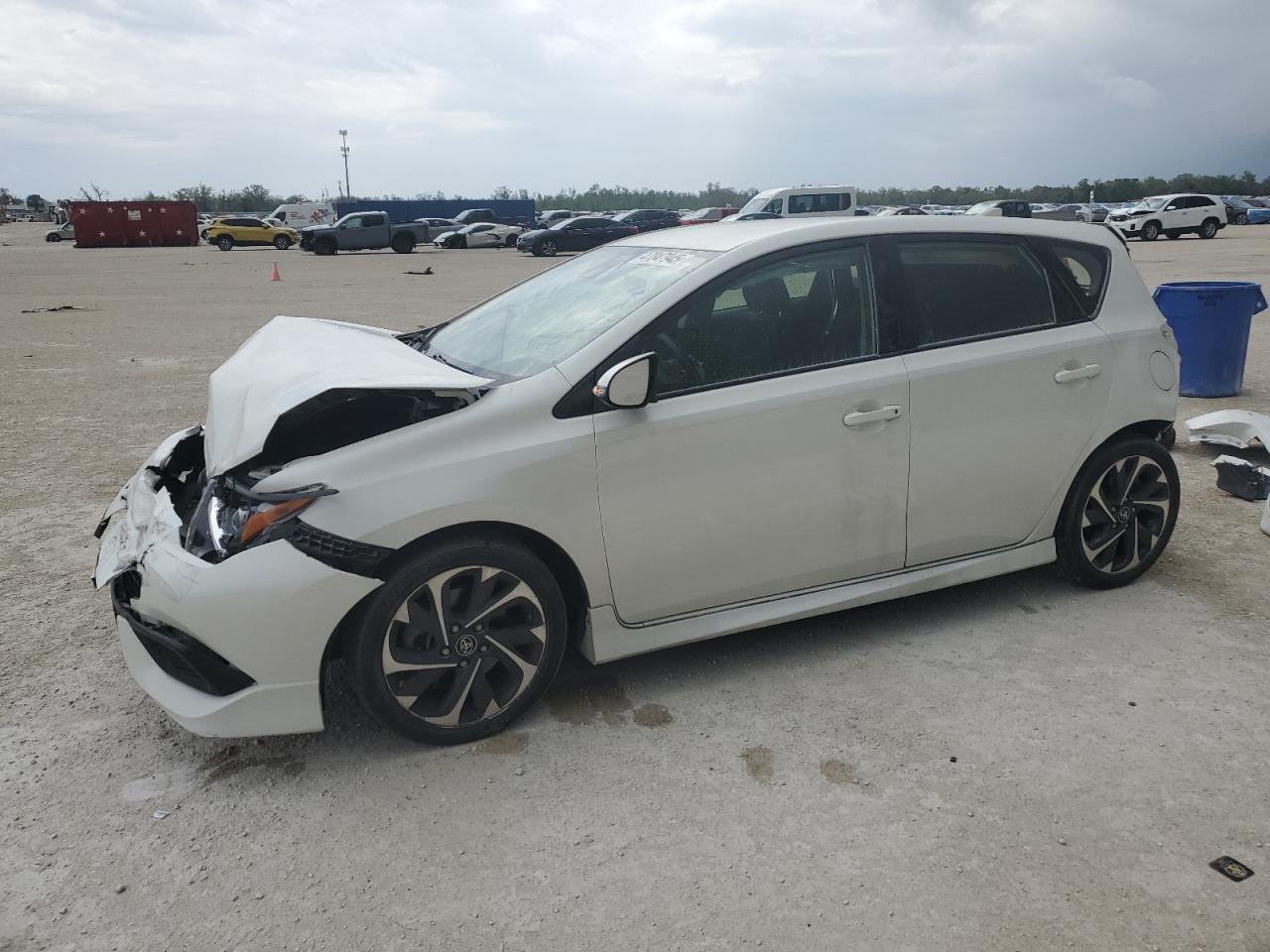 2018 Toyota Corolla VIN JTNKARJE8JJ575636