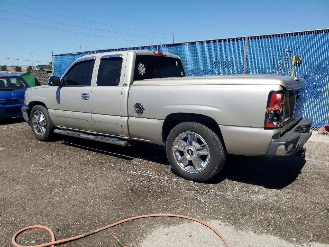 2005 Chevrolet Silverado VIN 1GCEC19X05Z291296 Copart auction photo, front end damage thumbnail 2