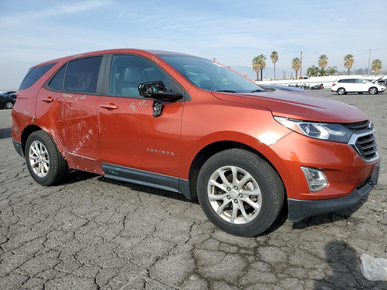 2020 Chevrolet Equinox VIN 2GNAXHEV7L6197285 Copart auction photo, side / rear end damage thumbnail 4