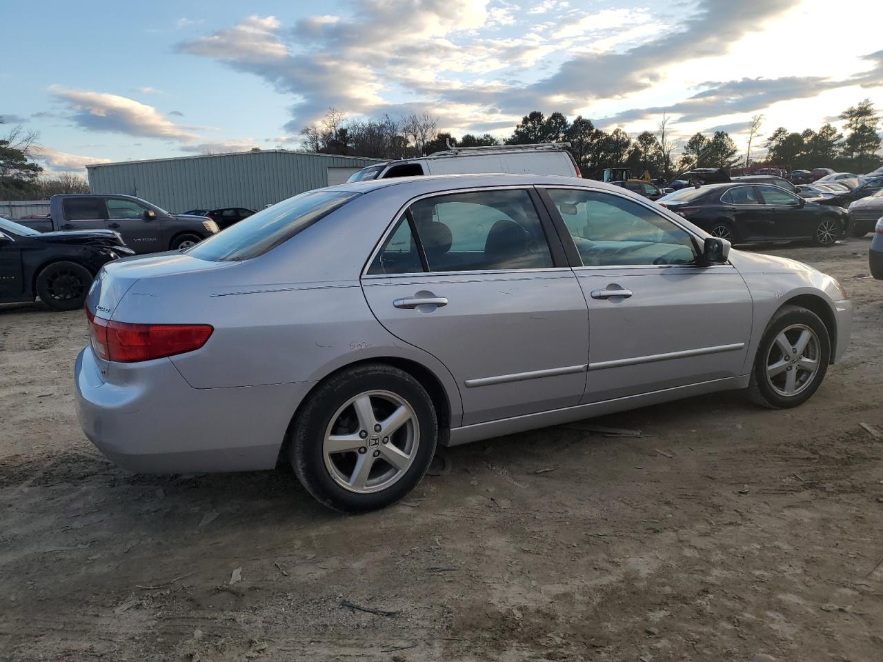 2005 Honda Accord VIN 1HGCM56745A193064 Copart auction photo, side / rear end damage thumbnail 3