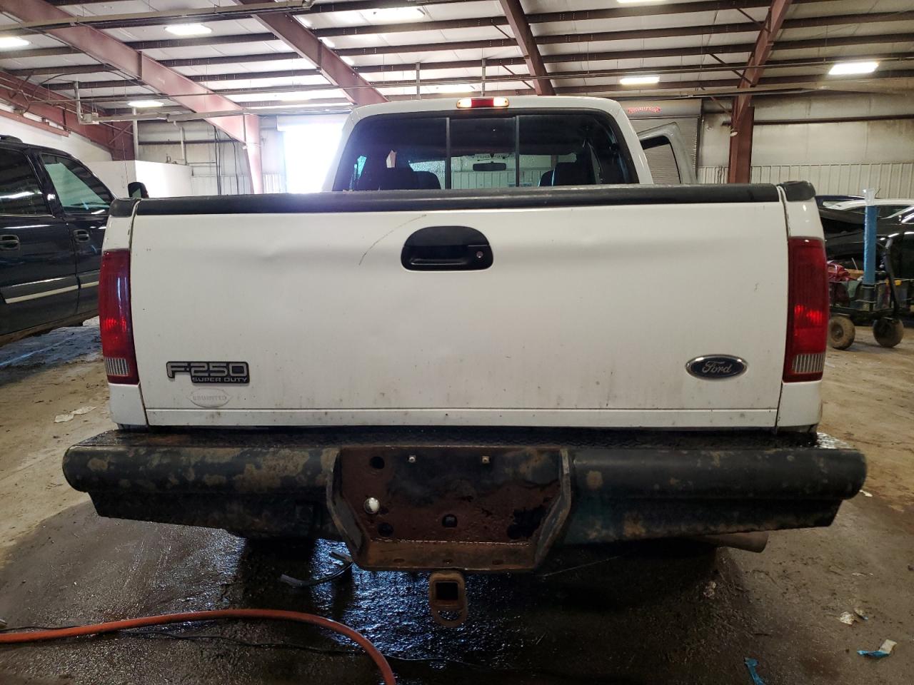 2004 Ford F250 VIN 1FTNW21P64EB66348 Copart auction photo, side / front end damage thumbnail 6