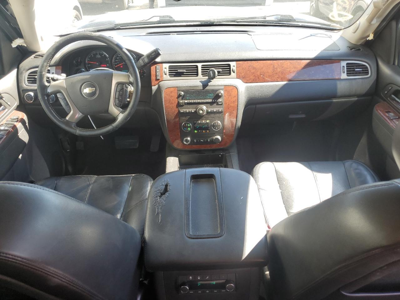 2014 Chevrolet Suburban VIN 1GNSKJE71ER227075 Copart auction photo, all over damage thumbnail 8