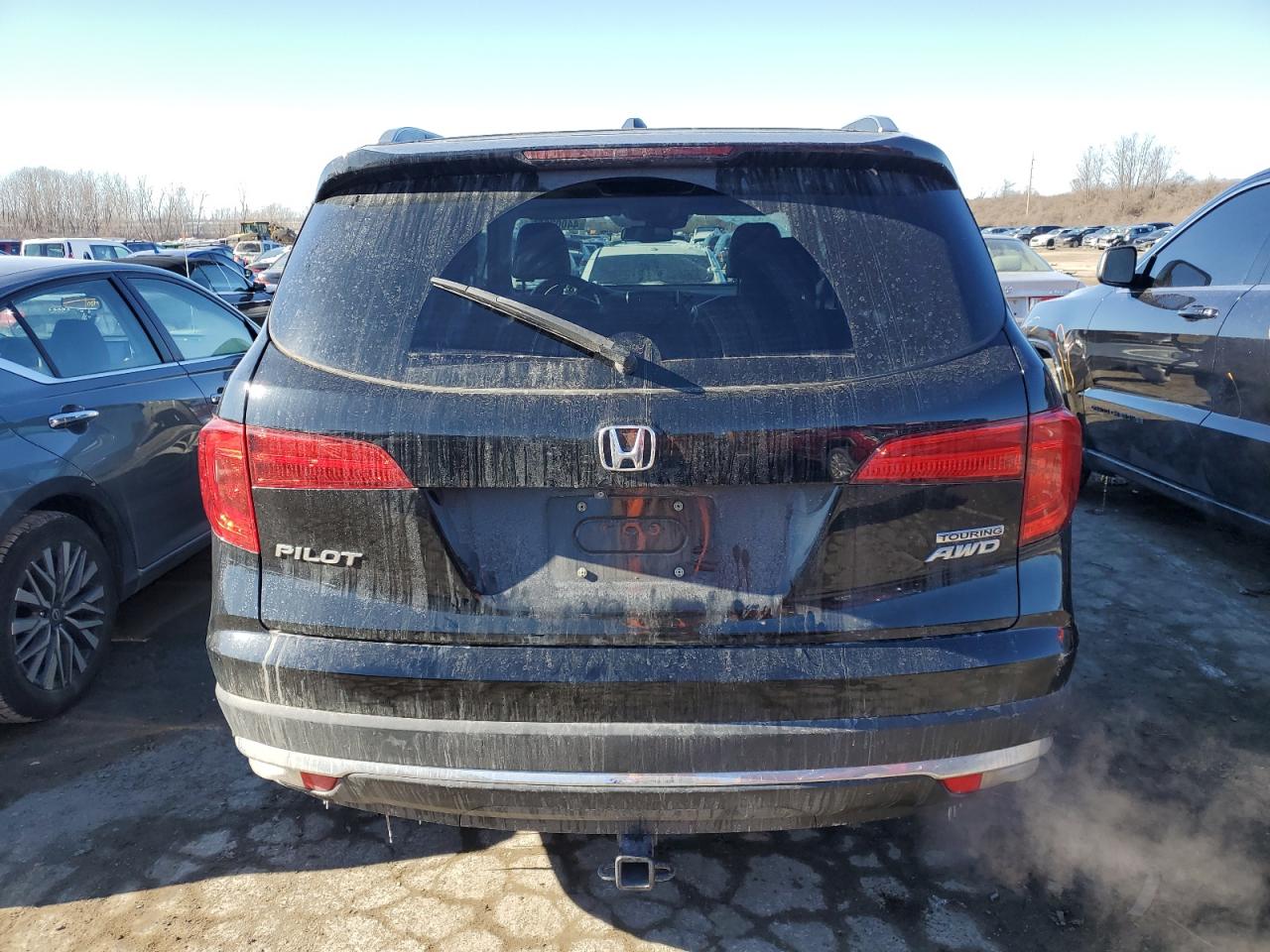 2017 Honda Pilot VIN 5FNYF6H90HB045184 Copart auction photo, front end / side damage thumbnail 6