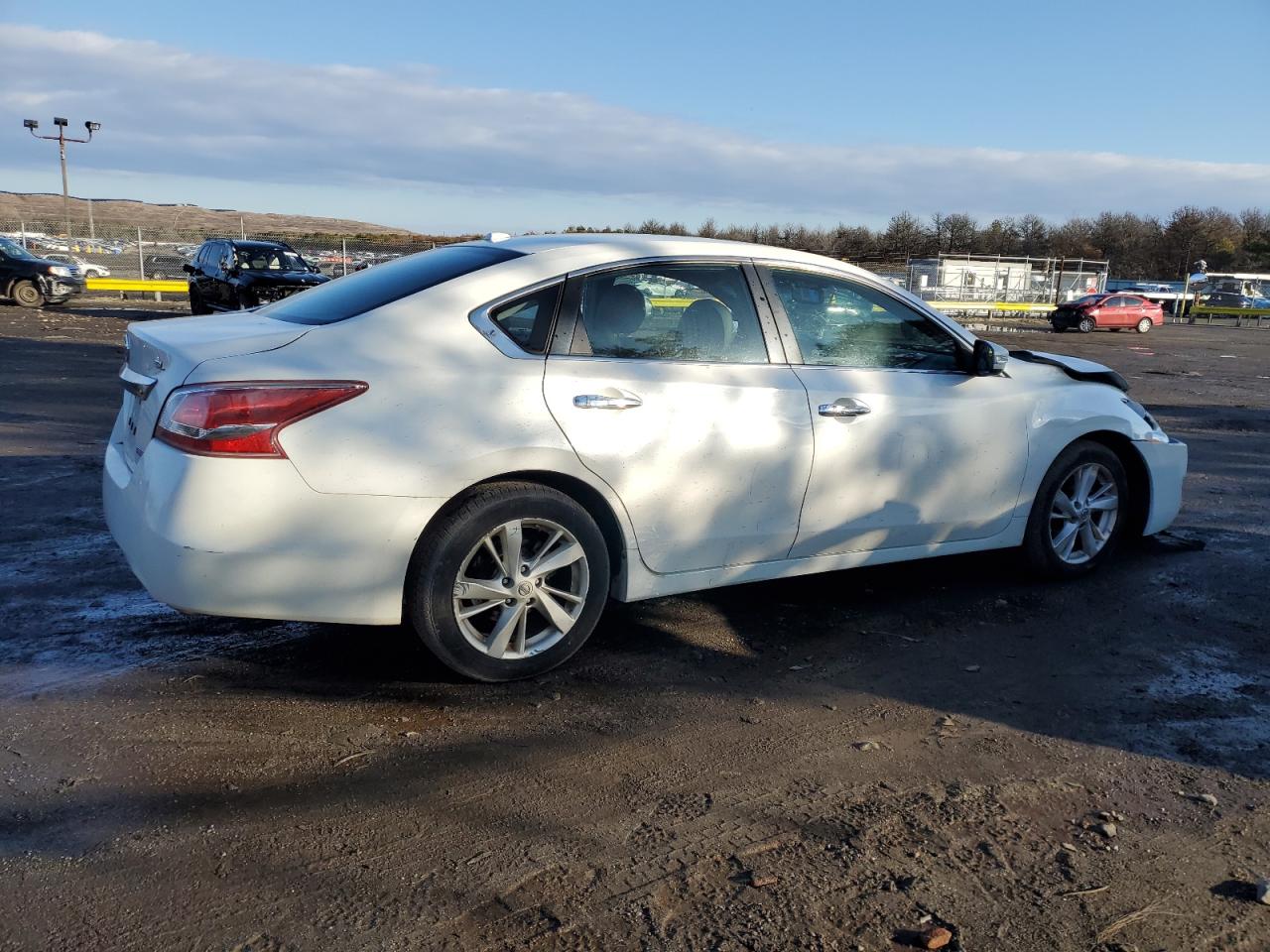 2013 Nissan Altima VIN 1N4AL3AP4DC105983 Copart auction photo, front end / minor dent/scratches damage thumbnail 3