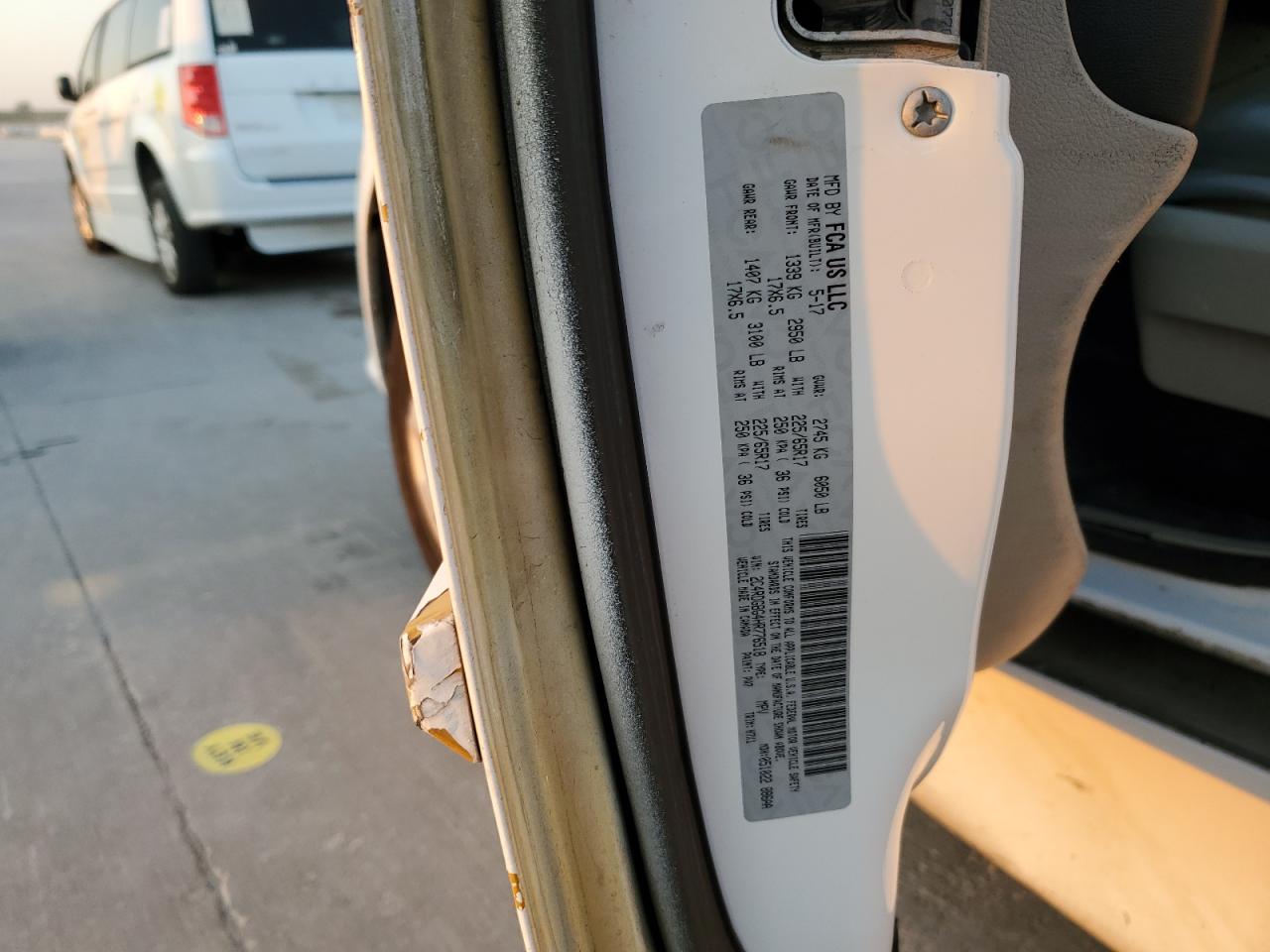 2017 Dodge Caravan VIN 2C4RDGBG4HR776518 Copart auction photo, minor dent/scratches damage thumbnail 14
