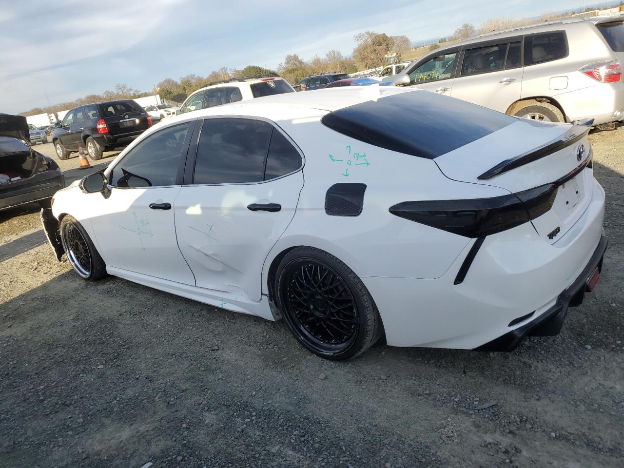 2019 Toyota Camry VIN 4T1B21HK5KU519566 Copart auction photo, front end / side damage thumbnail 2