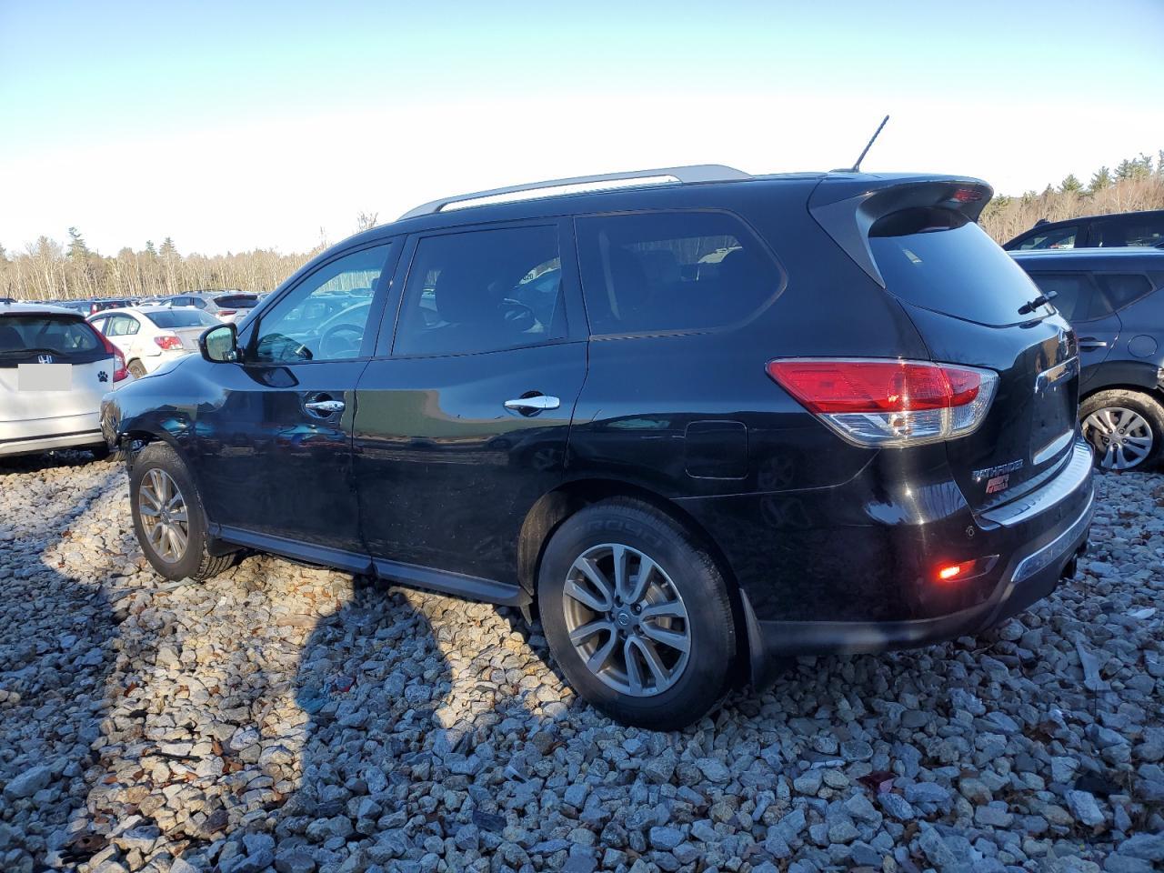 2016 Nissan Pathfinder VIN 5N1AR2MM2GC643635 Copart auction photo, front end / minor dent/scratches damage thumbnail 2