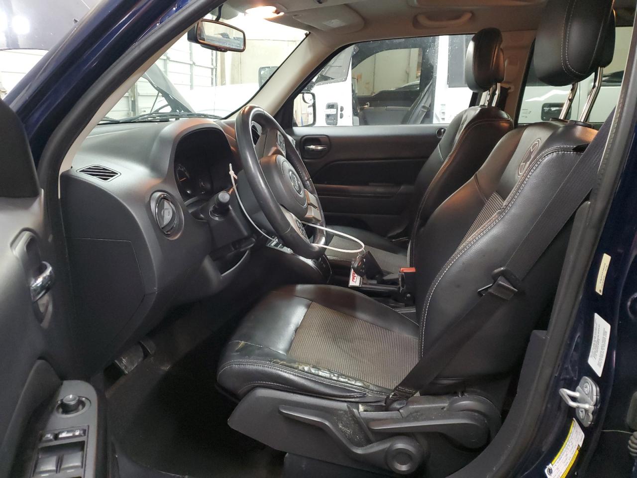 2014 Jeep Liberty (Patriot) VIN 1C4NJPFA3ED660335 Copart auction photo, side / minor dent/scratches damage thumbnail 7