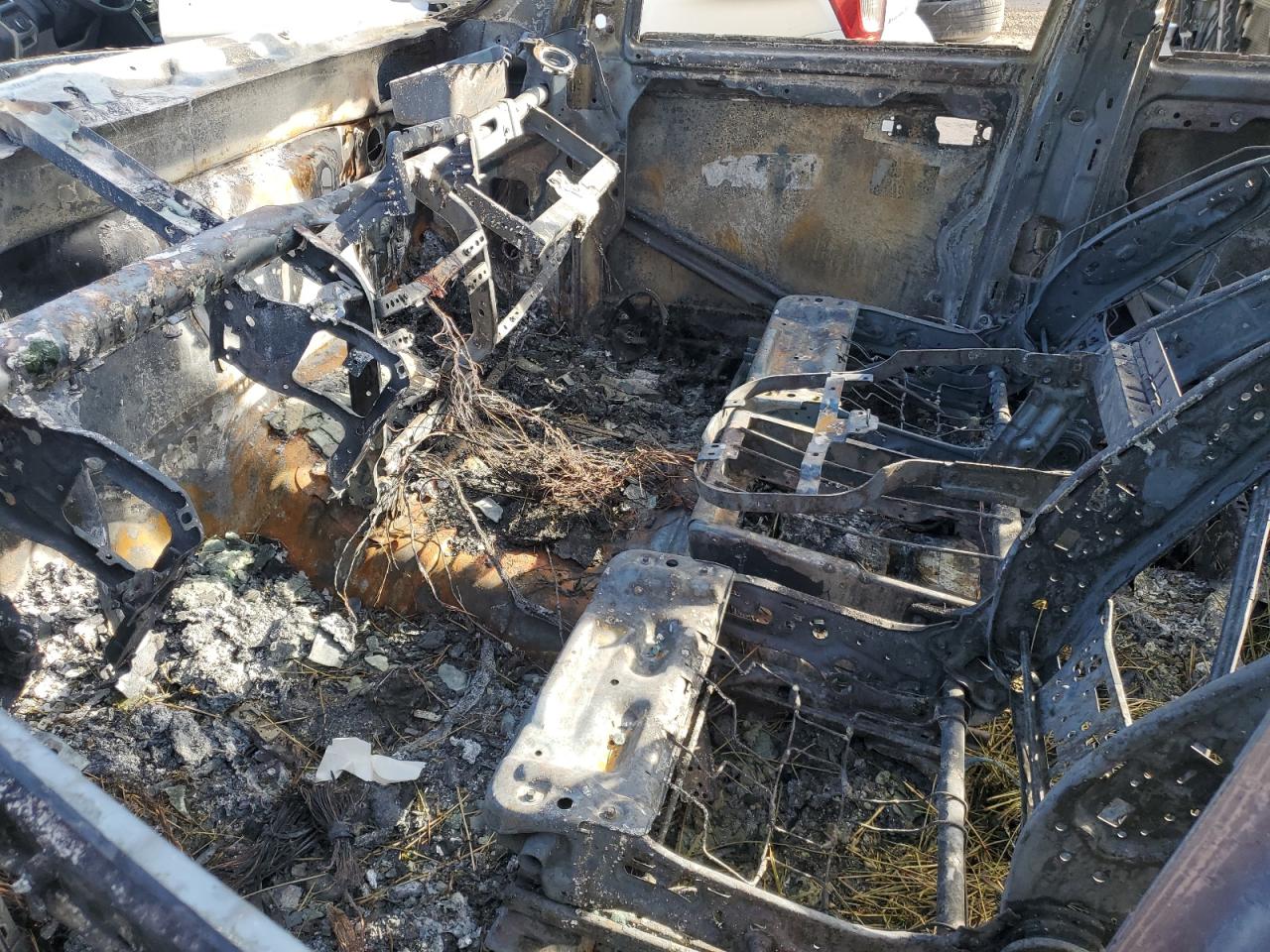2015 RAM 1500 VIN 1C6RR7FT8FS679205 Copart auction photo, burn damage thumbnail 7