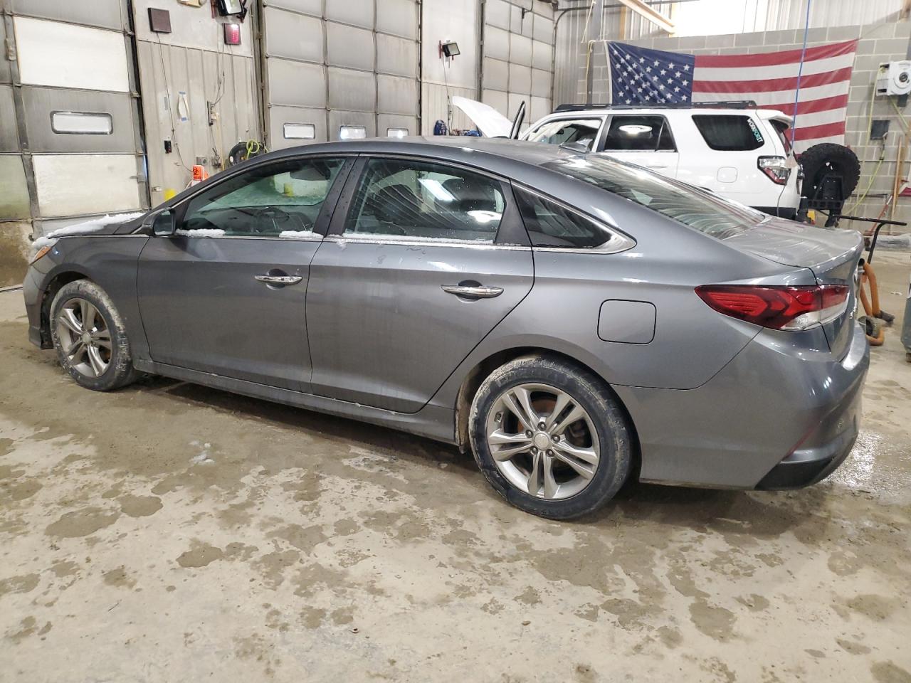 2018 Hyundai Sonata VIN 5NPE34AF8JH637469 Copart auction photo, front end damage thumbnail 2
