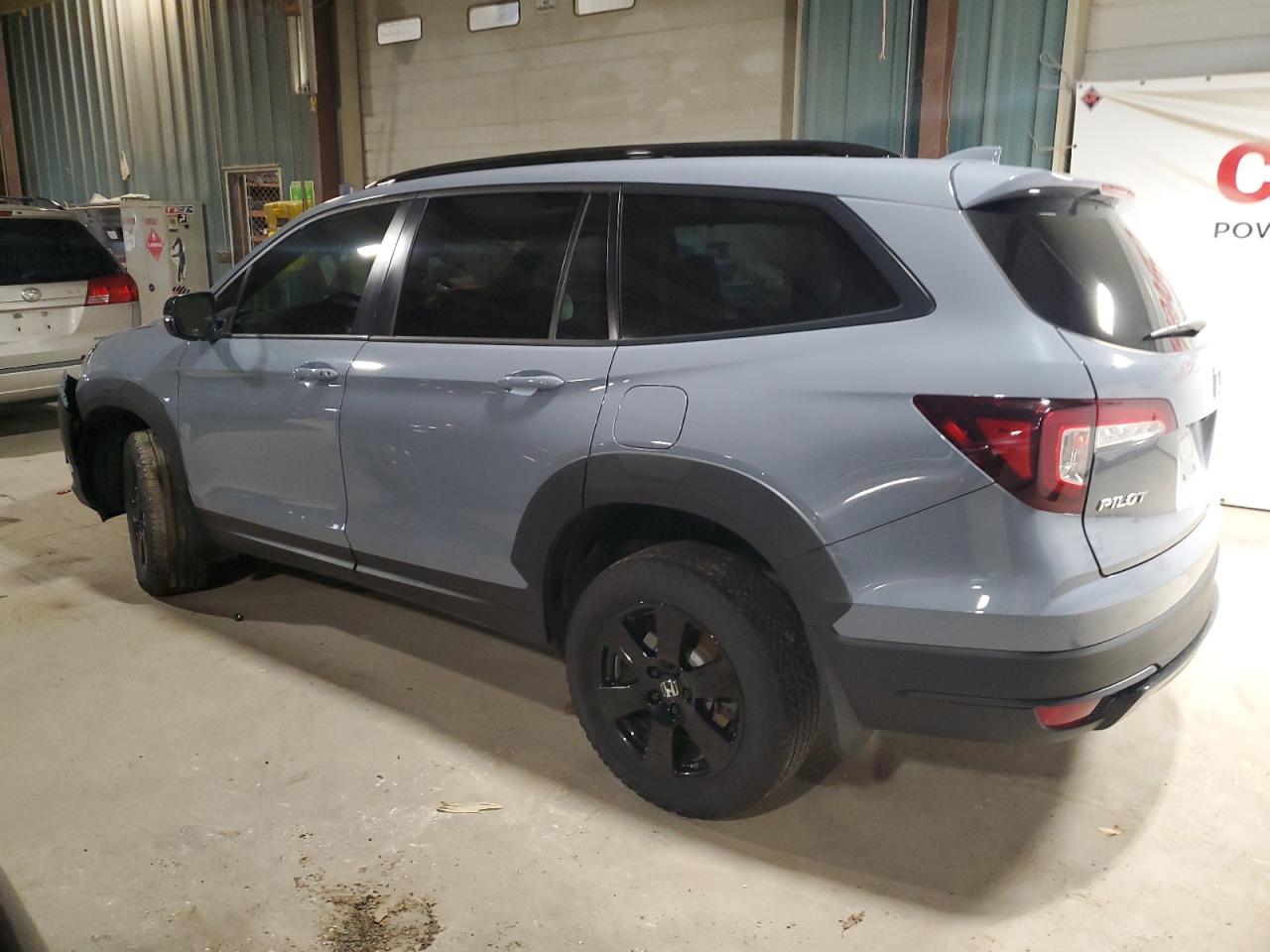 2022 Honda Pilot VIN 5FNYF6H83NB072480 Copart auction photo, front end / minor dent/scratches damage thumbnail 2