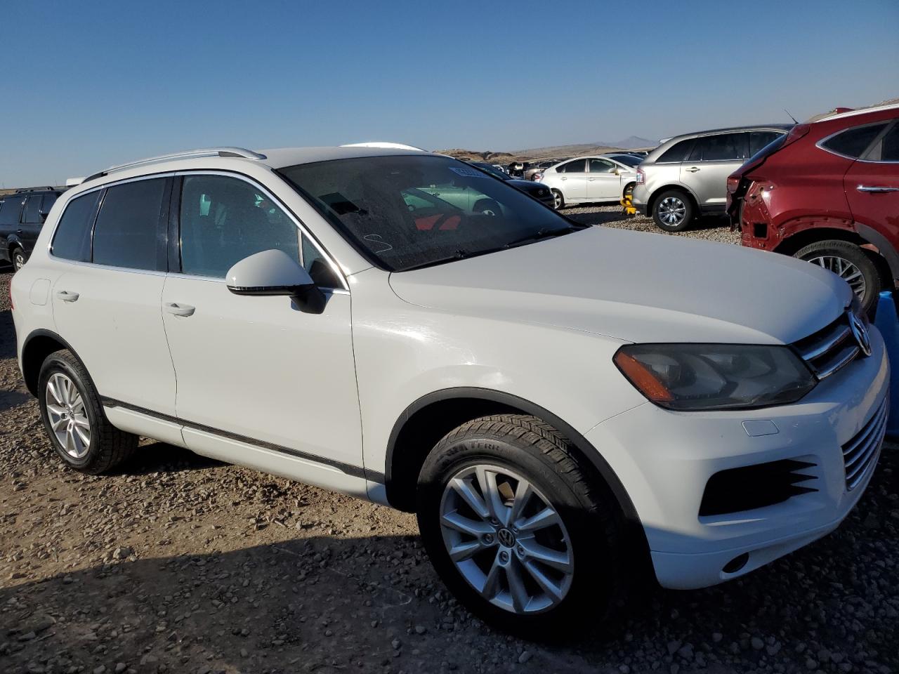 2014 Volkswagen Touareg VIN WVGEP9BP6ED014223 Copart auction photo, normal wear damage thumbnail 4