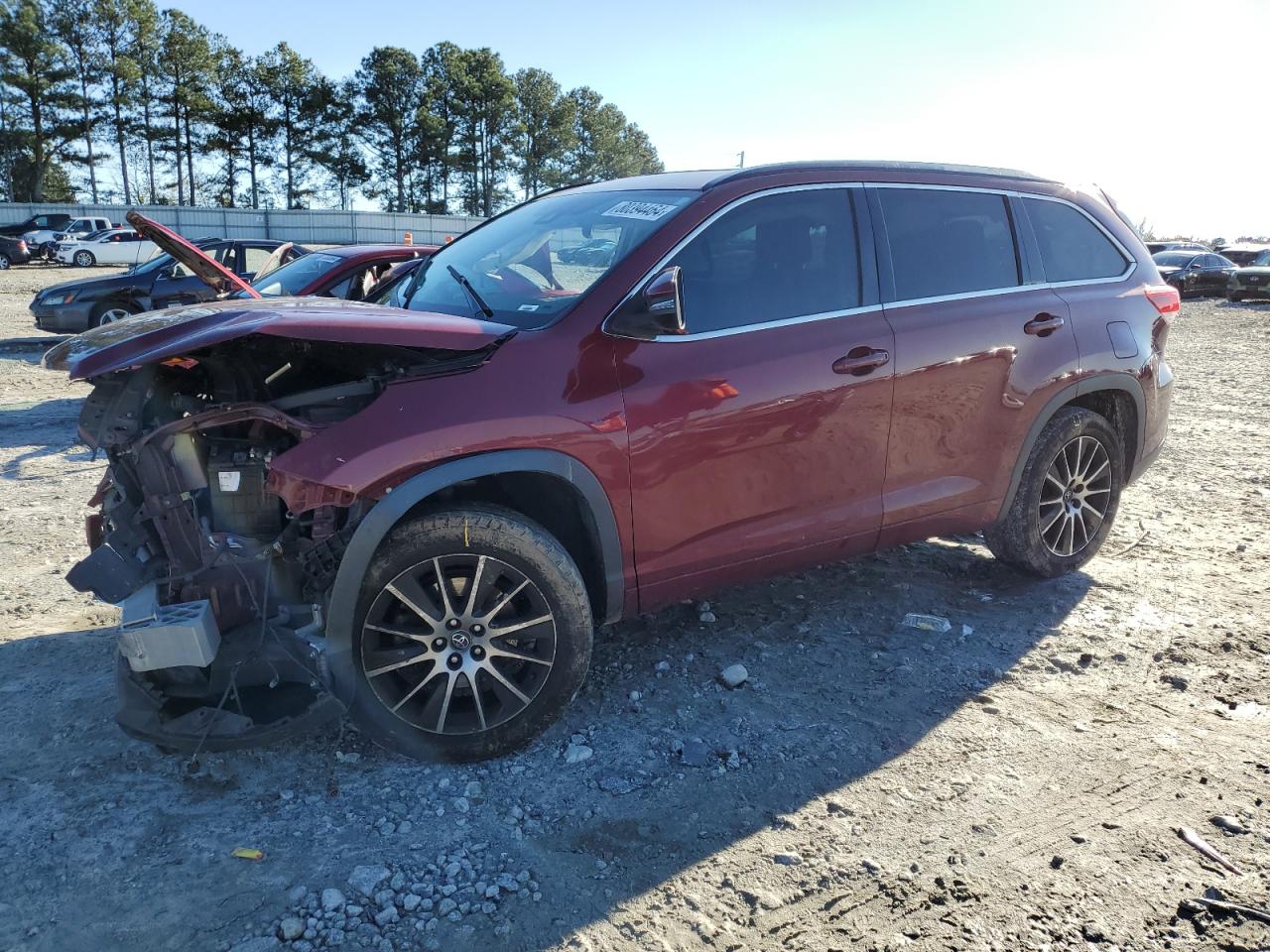 2018 Toyota Highlander VIN 5TDKZRFH5JS531483
