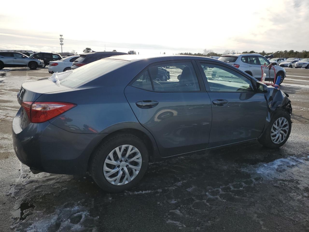 2018 Toyota Corolla VIN 2T1BURHE3JC976072 Copart auction photo, front end / minor dent/scratches damage thumbnail 3