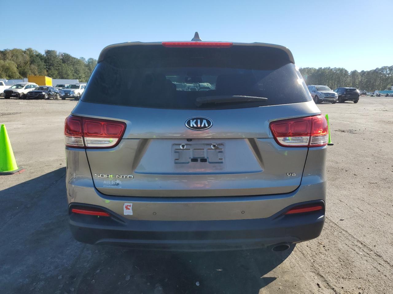 2017 KIA Sorento VIN 5XYPG4A5XHG227617 Copart auction photo, front end damage thumbnail 6