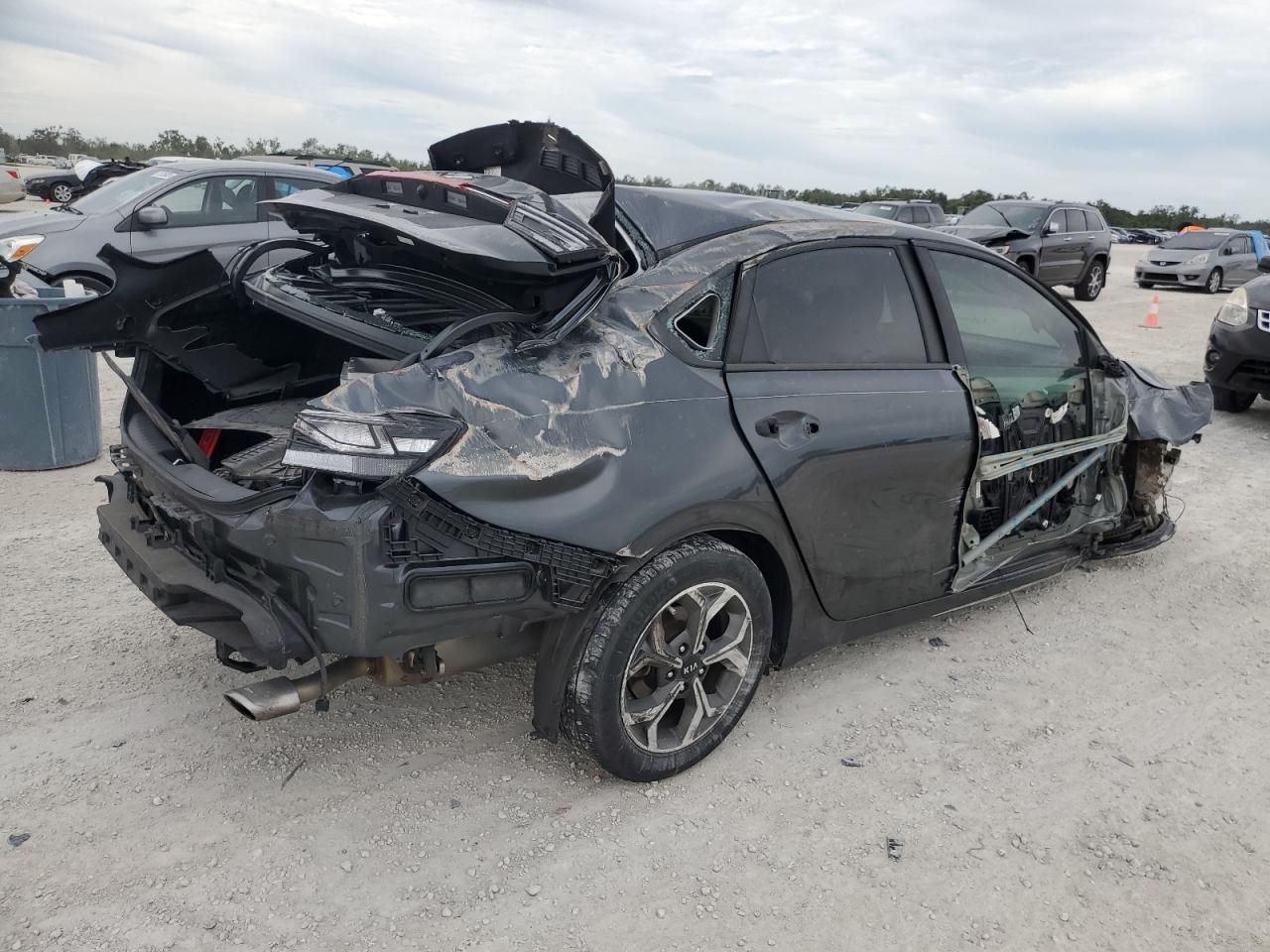 2020 KIA Forte VIN 3KPF24AD6LE140773 Copart auction photo, all over / undercarriage damage thumbnail 3
