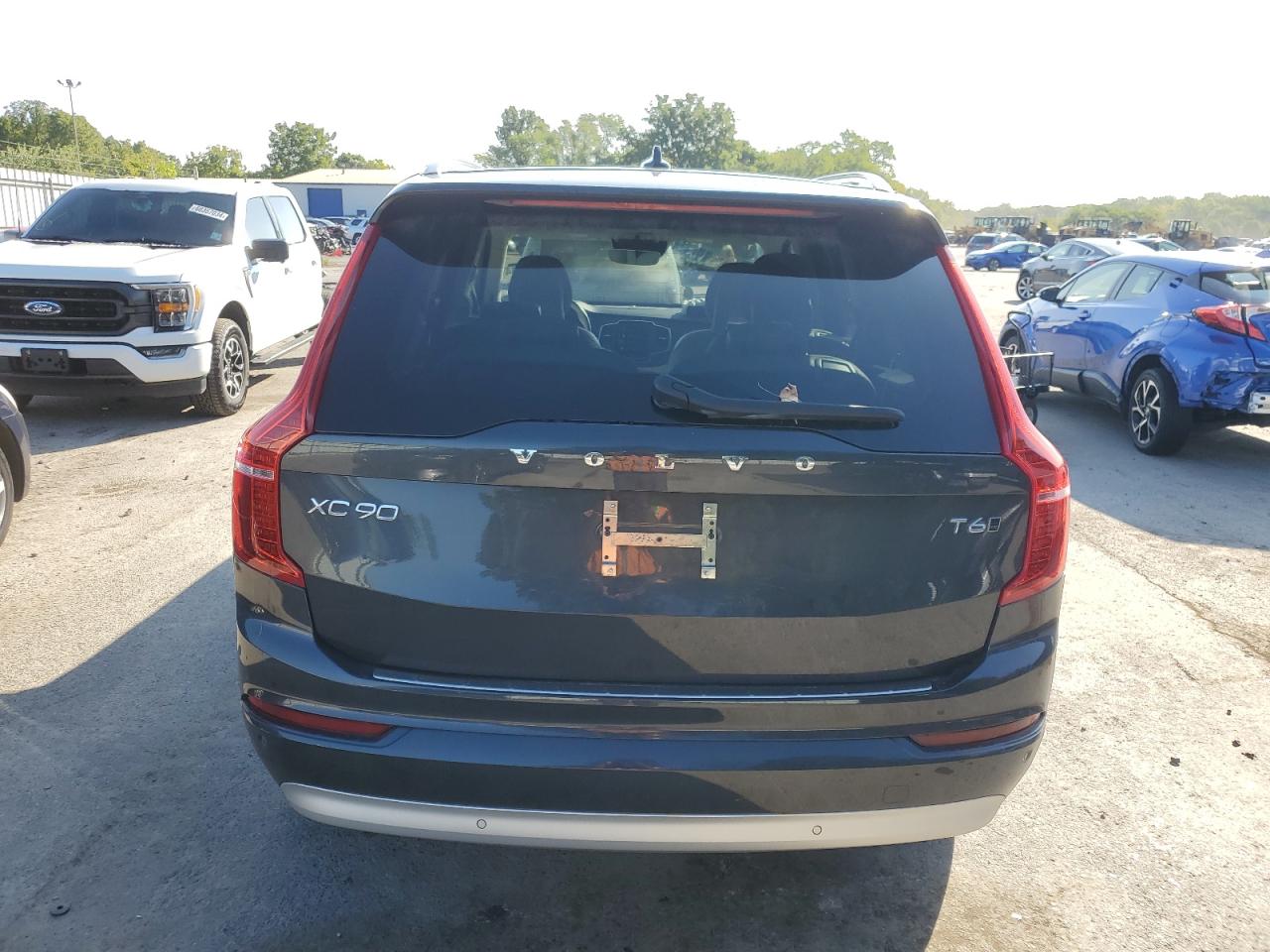 2022 Volvo XC90 VIN YV4A221K4N1817836 Copart auction photo, front end / undercarriage damage thumbnail 6
