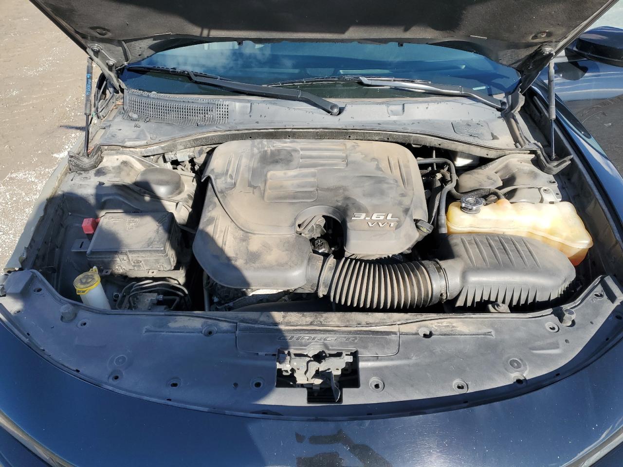 2019 Dodge Charger VIN 2C3CDXBG5KH592549 Copart auction photo, front end / side damage thumbnail 13