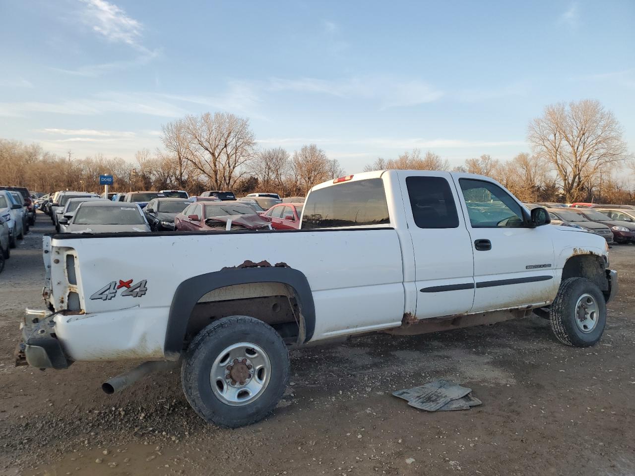 2006 GMC Sierra VIN 1GTHK29U66E165027 Copart auction photo, side / rear end damage thumbnail 3