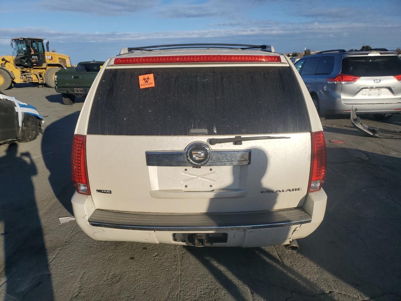 2009 Cadillac Escalade VIN 1GYFK26279R228427 Copart auction photo, vandalism / stripped damage thumbnail 6