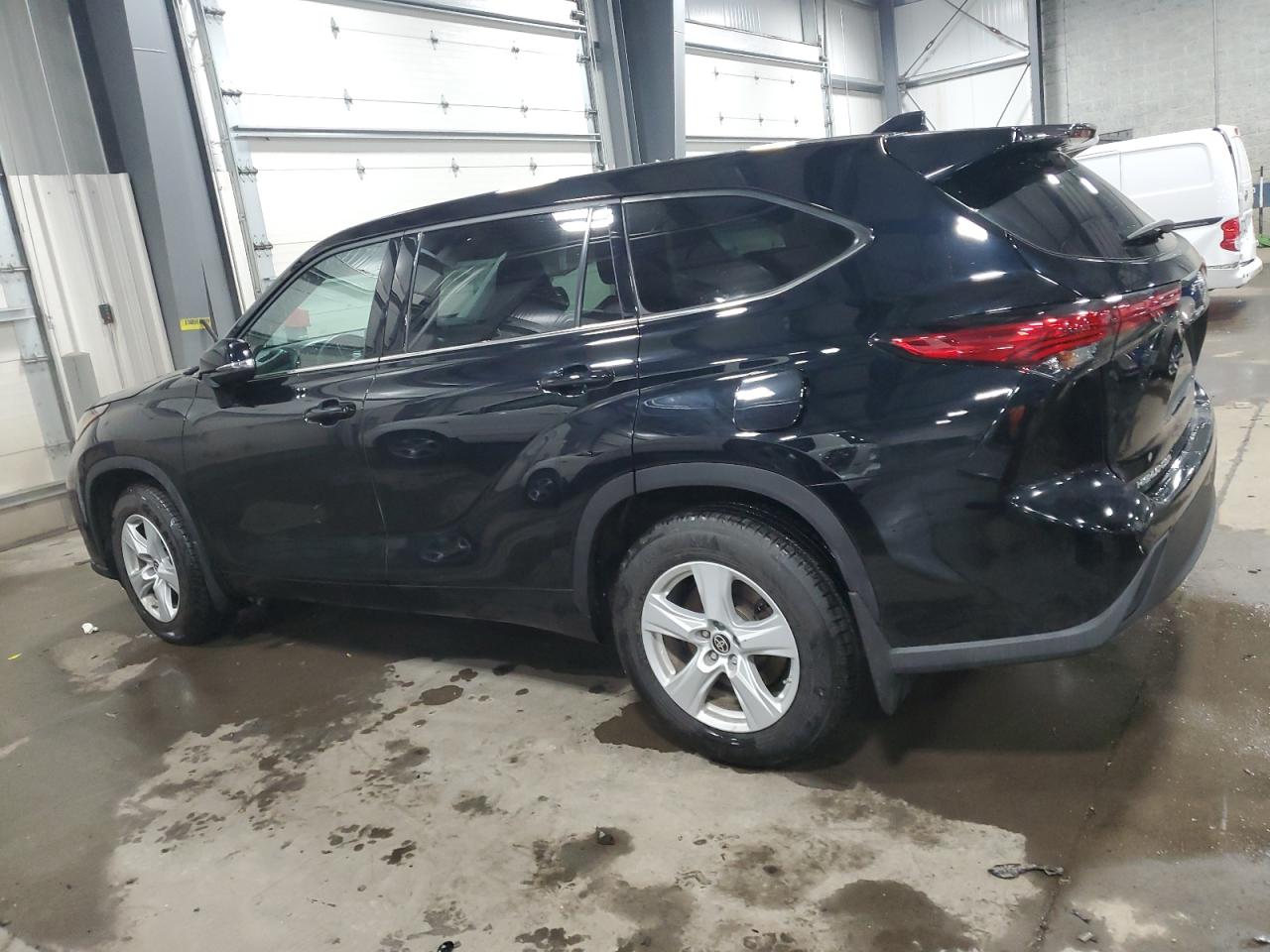 2021 Toyota Highlander VIN 5TDBZRBH3MS535784 Copart auction photo, side / front end damage thumbnail 2