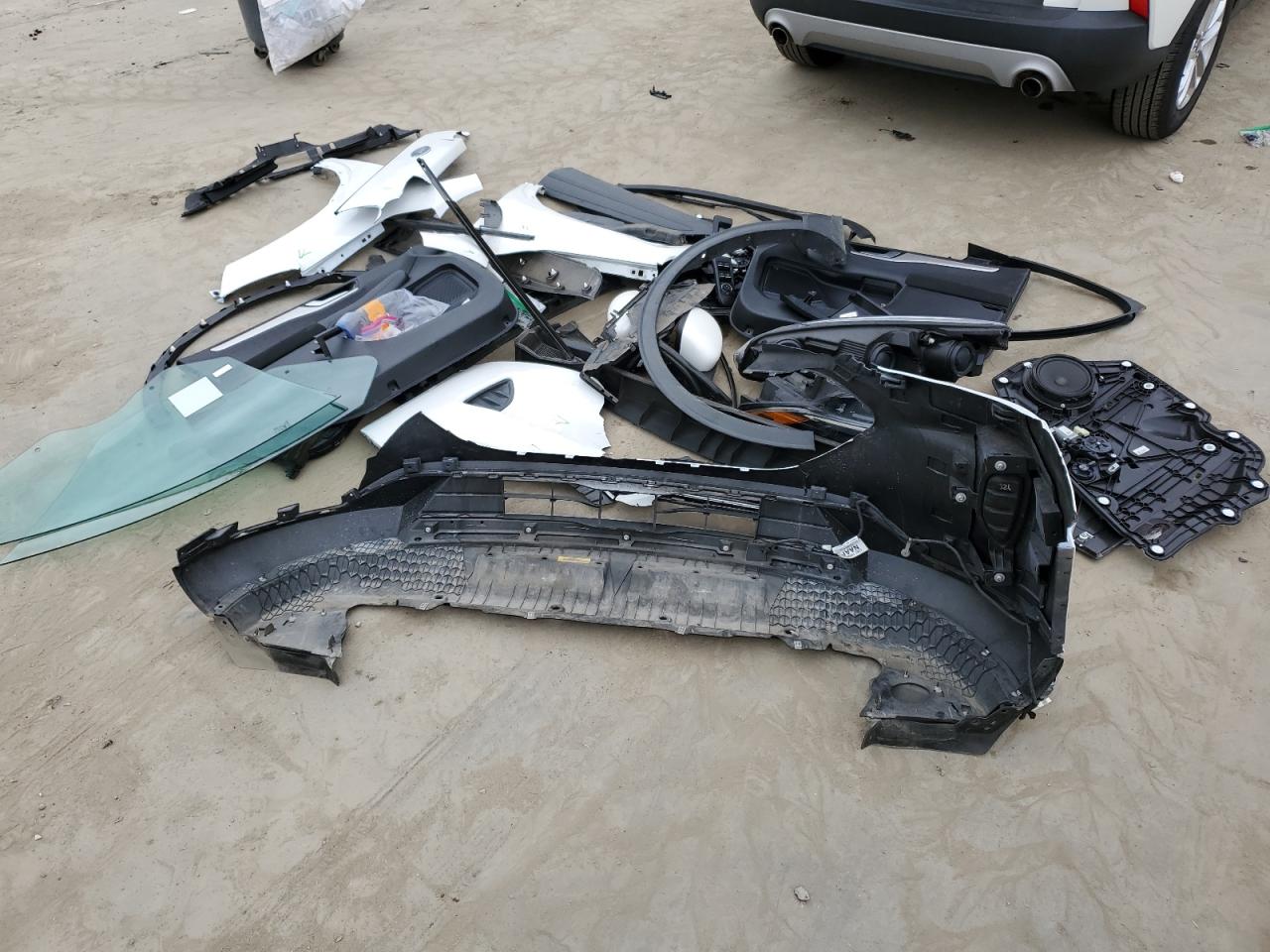 2020 Ford Escape VIN 1FMCU0G65LUC12784 Copart auction photo, front end / side damage thumbnail 14