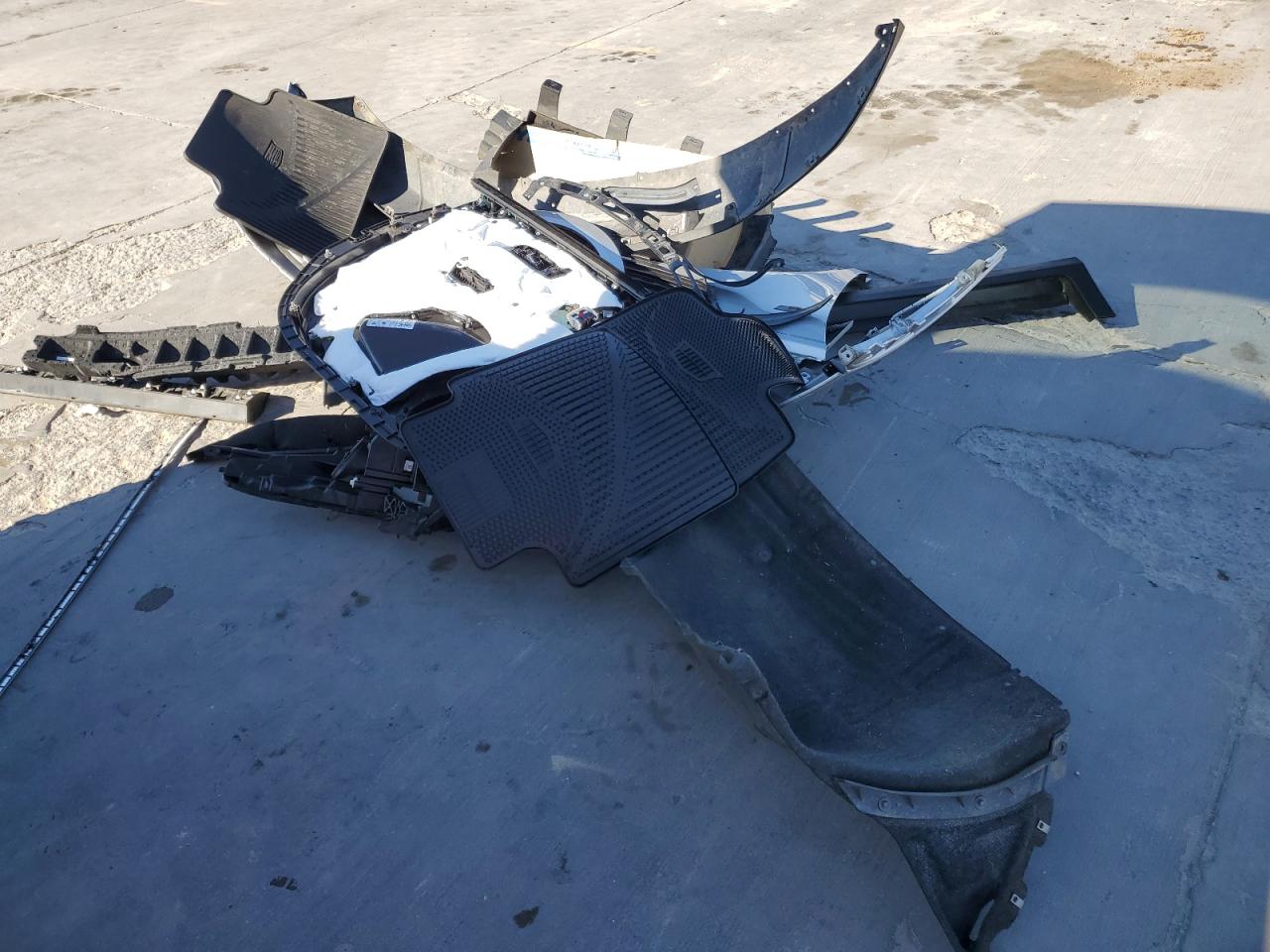 2017 Cadillac XT5 VIN 1GYKNBRS3HZ180666 Copart auction photo, front end / side damage thumbnail 13