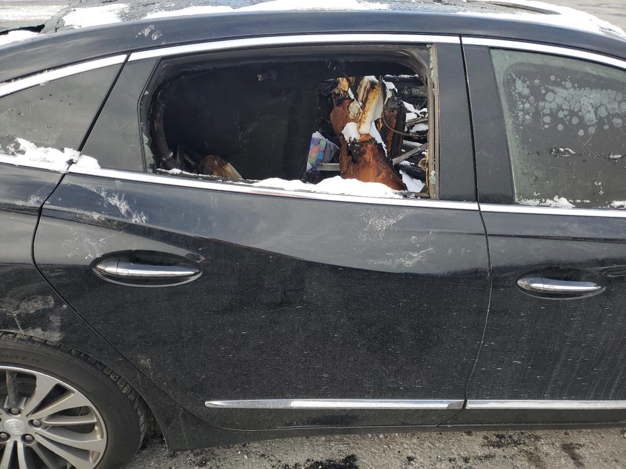 2019 Buick LaCrosse VIN 1G4ZS5SS2KU100329 Copart auction photo, burn damage thumbnail 11
