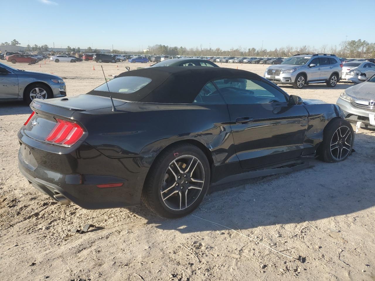 2022 Ford Mustang VIN 1FATP8UHXN5102073 Copart auction photo, front end / side damage thumbnail 3