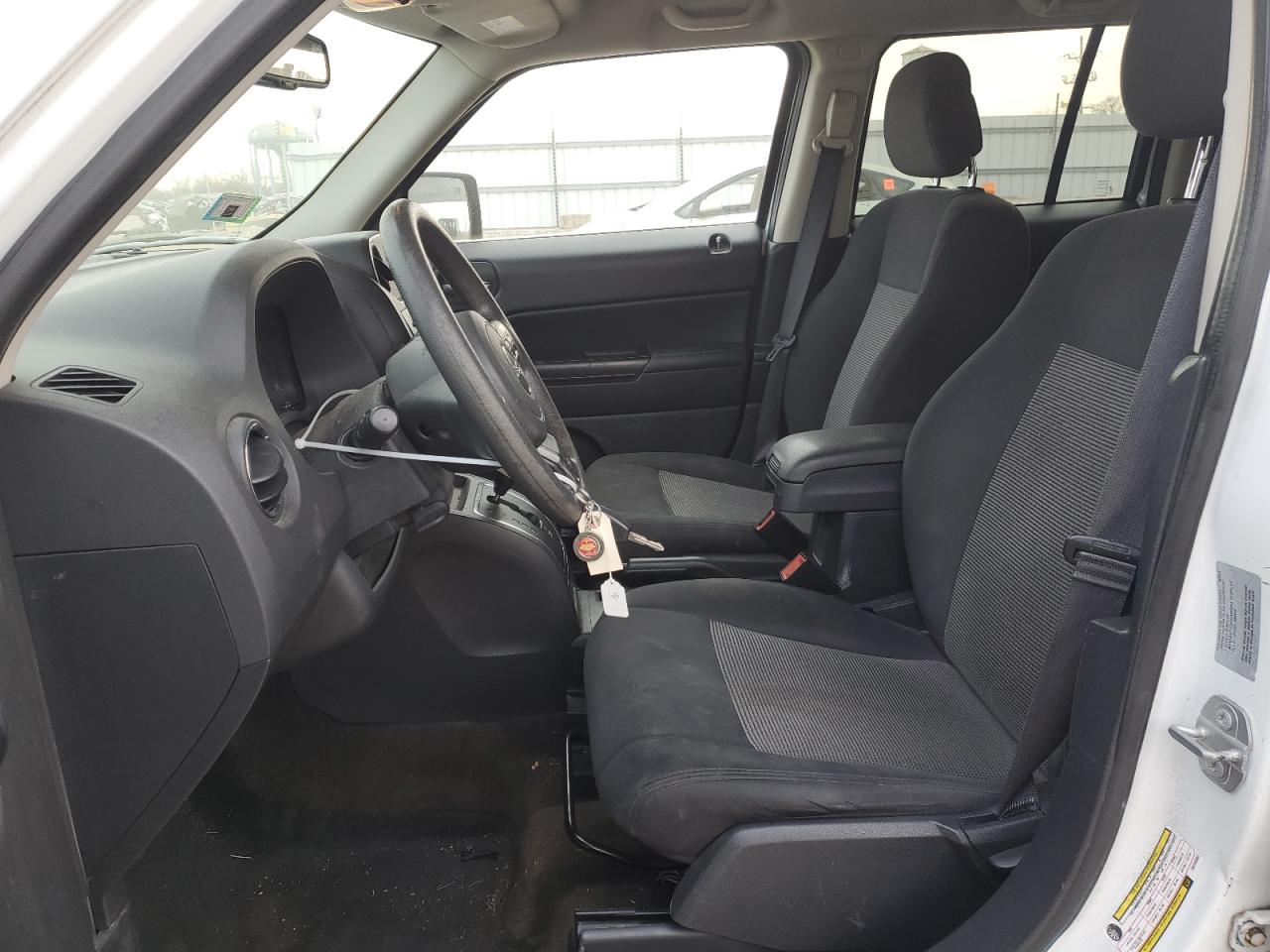 2017 Jeep Liberty (Patriot) VIN 1C4NJPBA9HD149383 Copart auction photo, mechanical / front end damage thumbnail 7