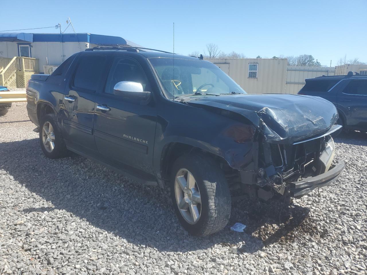 2011 Chevrolet Avalanche VIN 3GNMCFE05BG388885 Copart auction photo, front end / side damage thumbnail 4