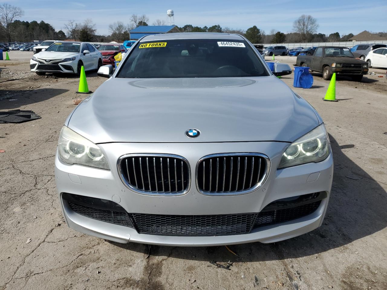 2014 BMW 7er VIN WBAYE8C54ED135263 Copart auction photo, vandalism / rear end damage thumbnail 5