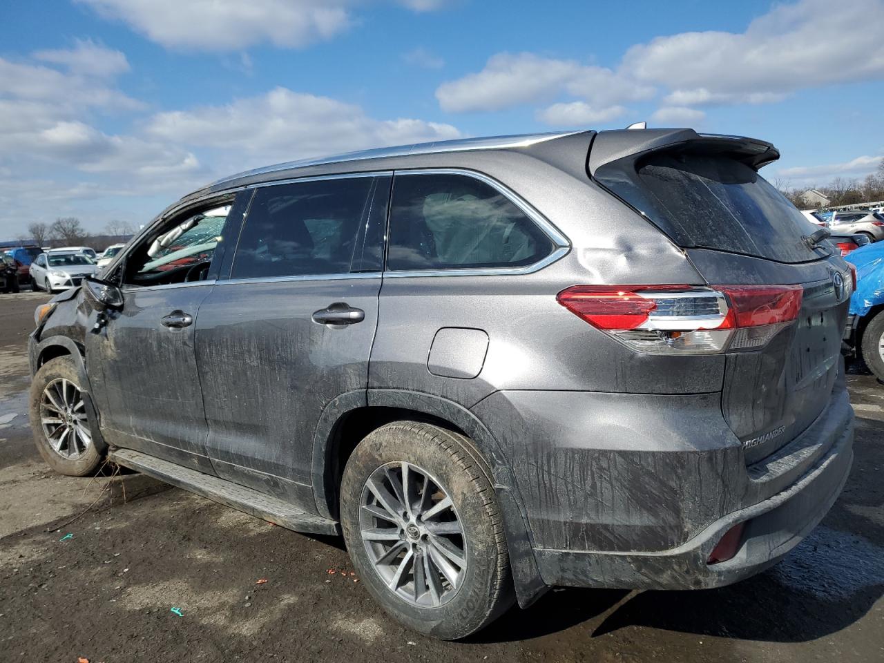 2017 Toyota Highlander VIN 5TDJZRFH6HS425176 Copart auction photo, rollover / side damage thumbnail 2
